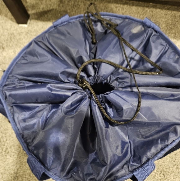 NWT Igloo Picnic Tote - Picture 2 of 6